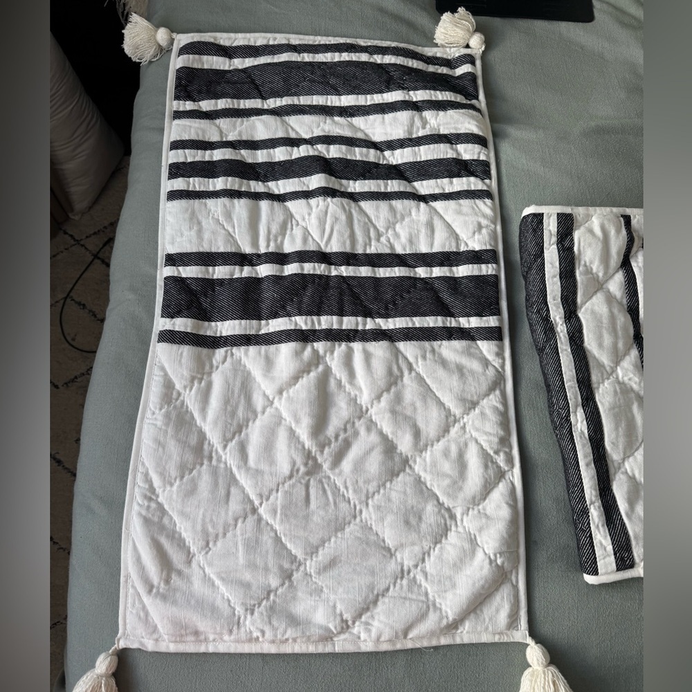 POTTERY BARN MESA TASSEL BLACK STRIPED SHAMS SET OF 2 KING - Picture 13 of 13